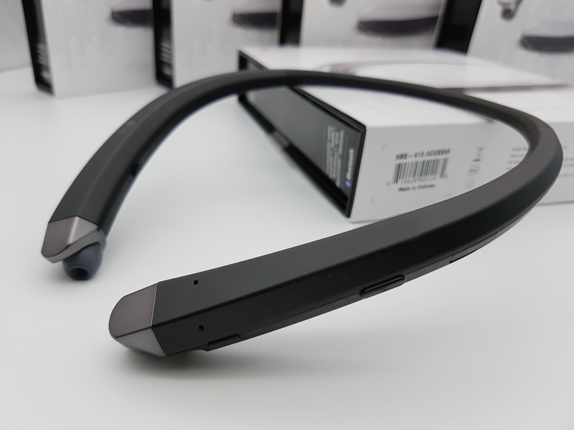 Tone Infinum Hbs-910Neckband Bluetooth Headset, Bluetooth Headset with Retractable Earbuds for Running/Sports Water-Proof Sweat-Proof Noise Canceling Wireless Earbuds for iPhone LG Android ( Black )